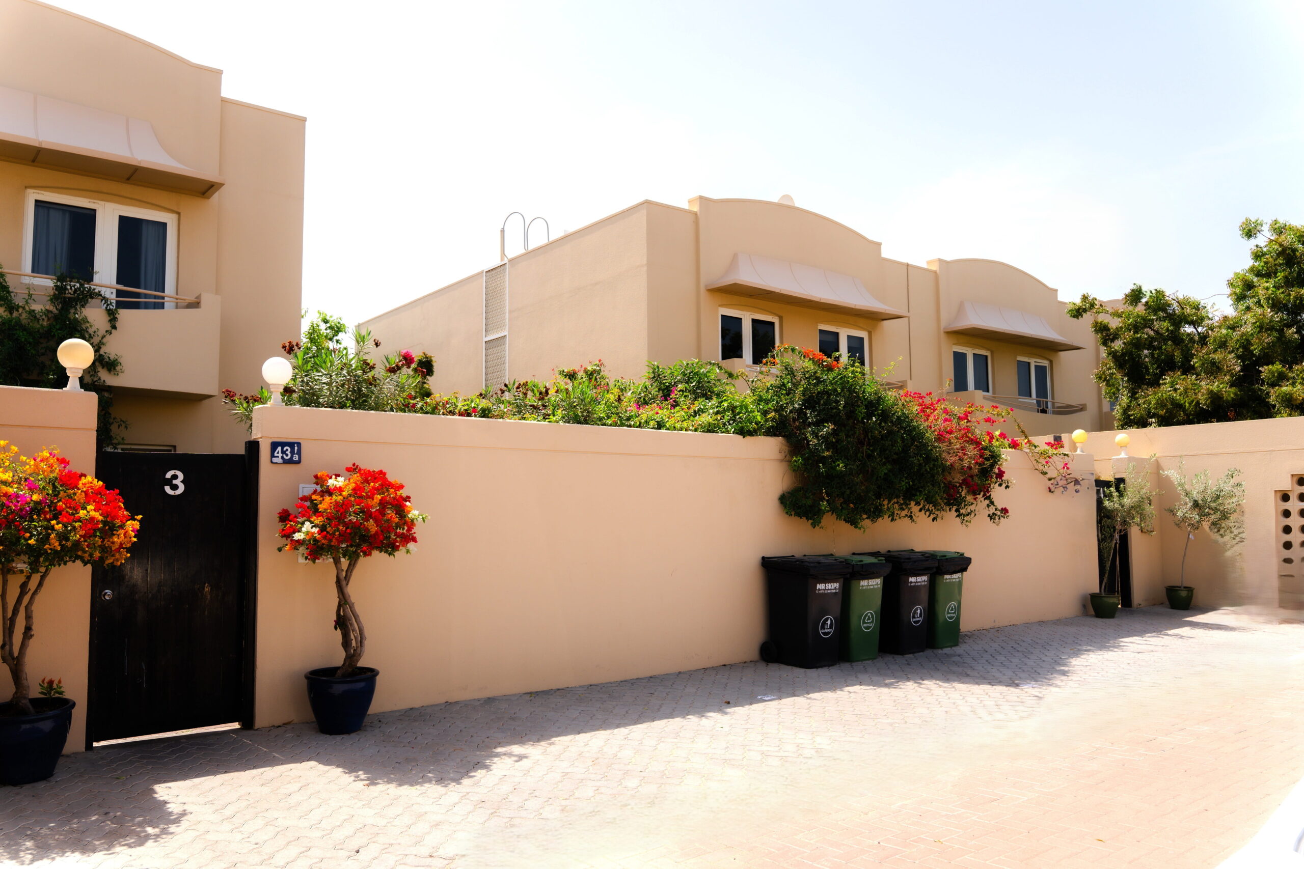 02 Villas Front Side