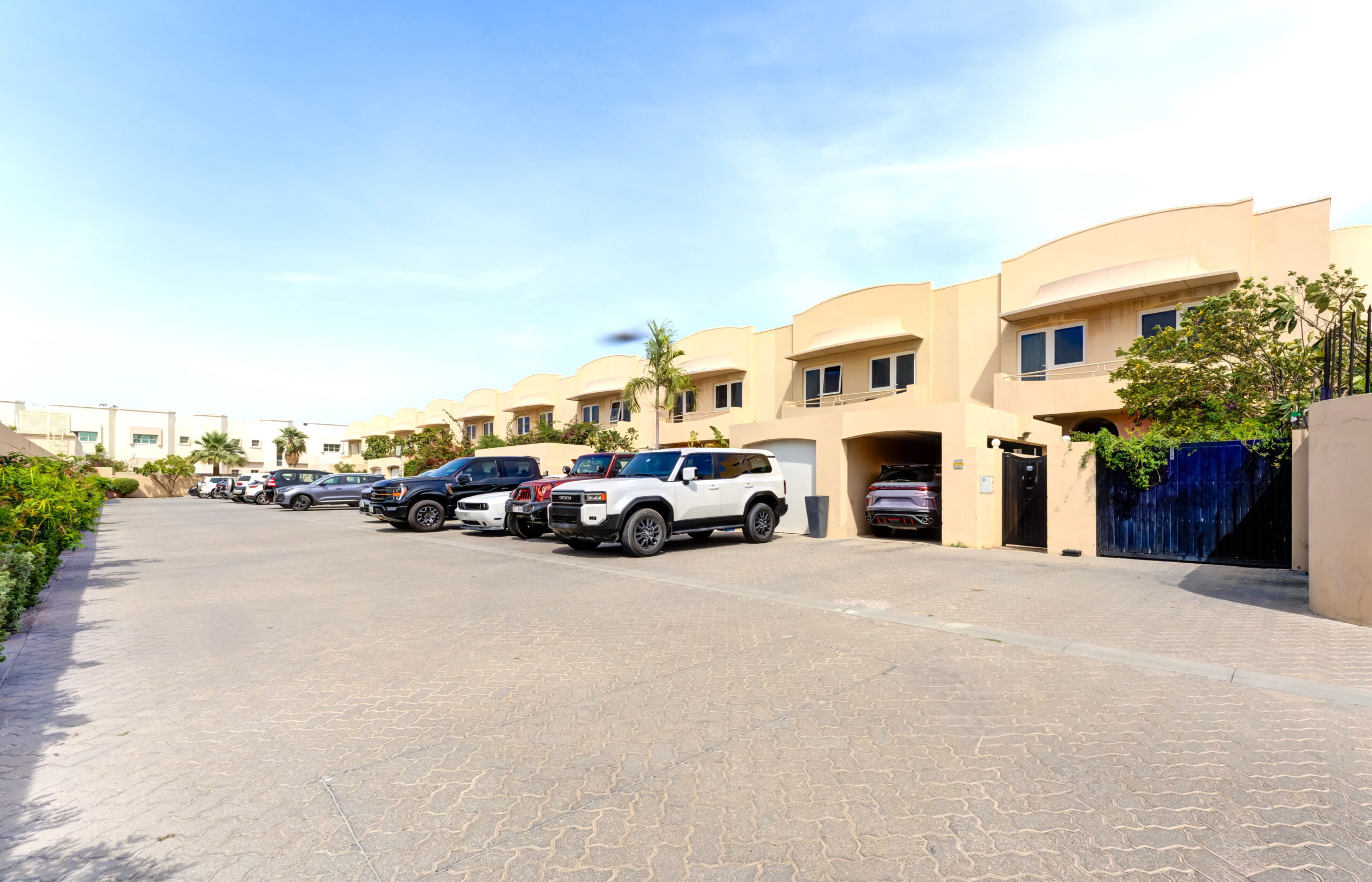 02 Villas Front Side
