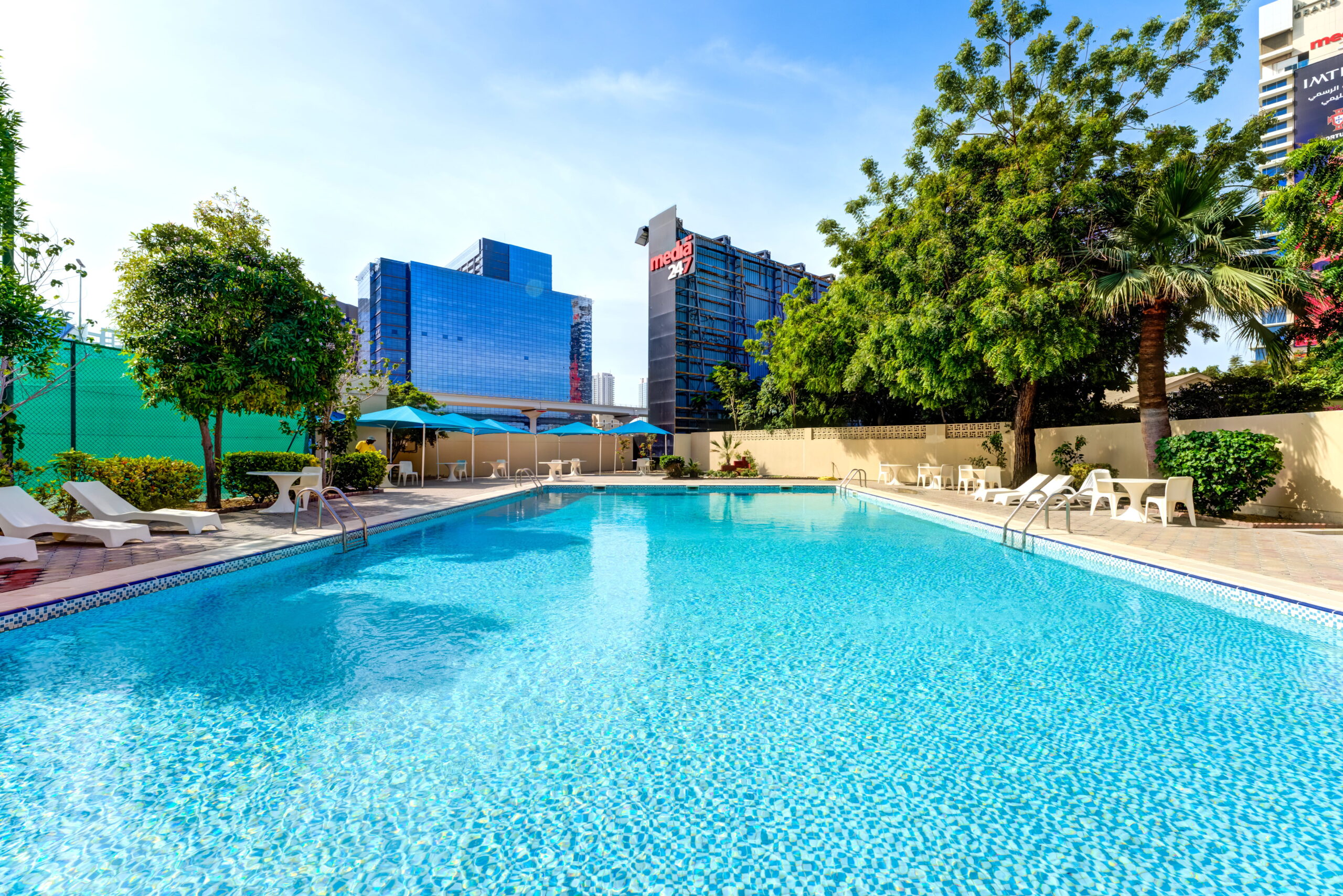 04 Swimming Pool