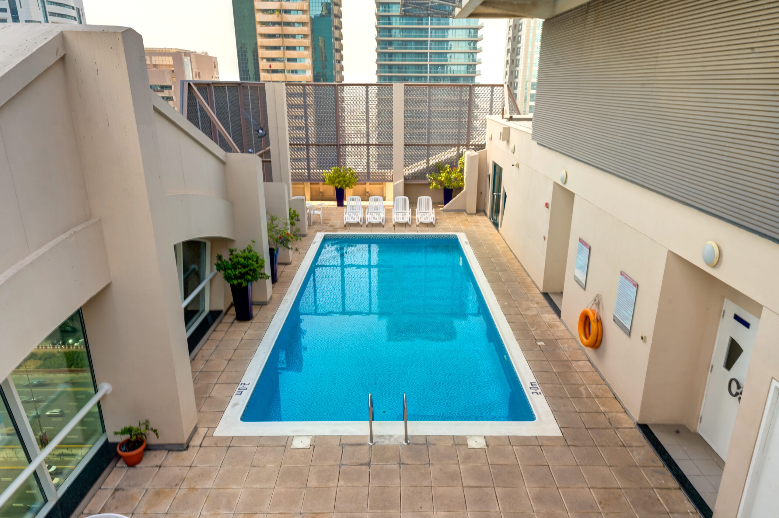 06 Swimming Pool